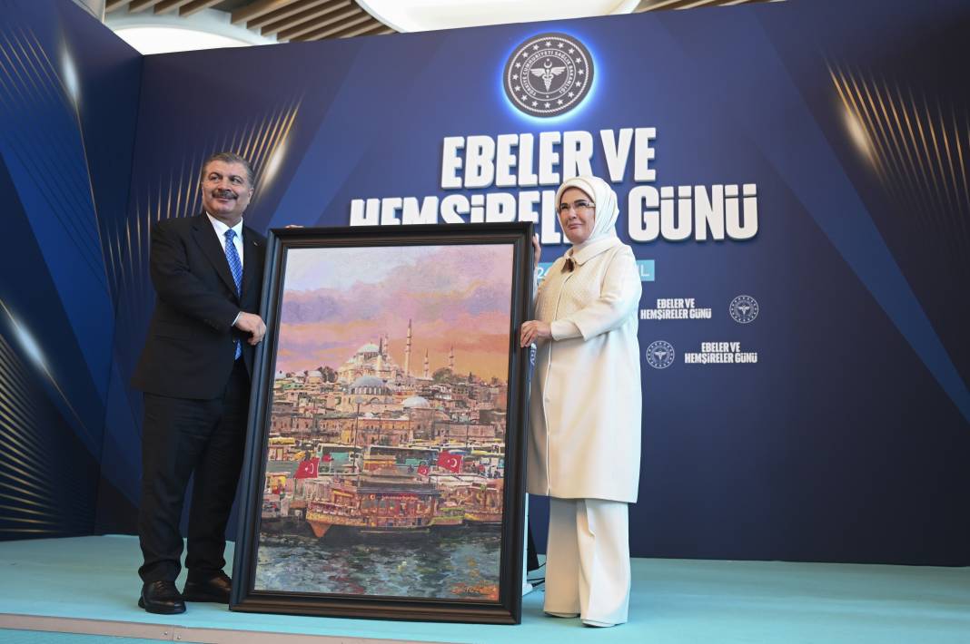 Emine Erdoğan İstanbul’da hemşire ve ebelerle bir araya geldi 5